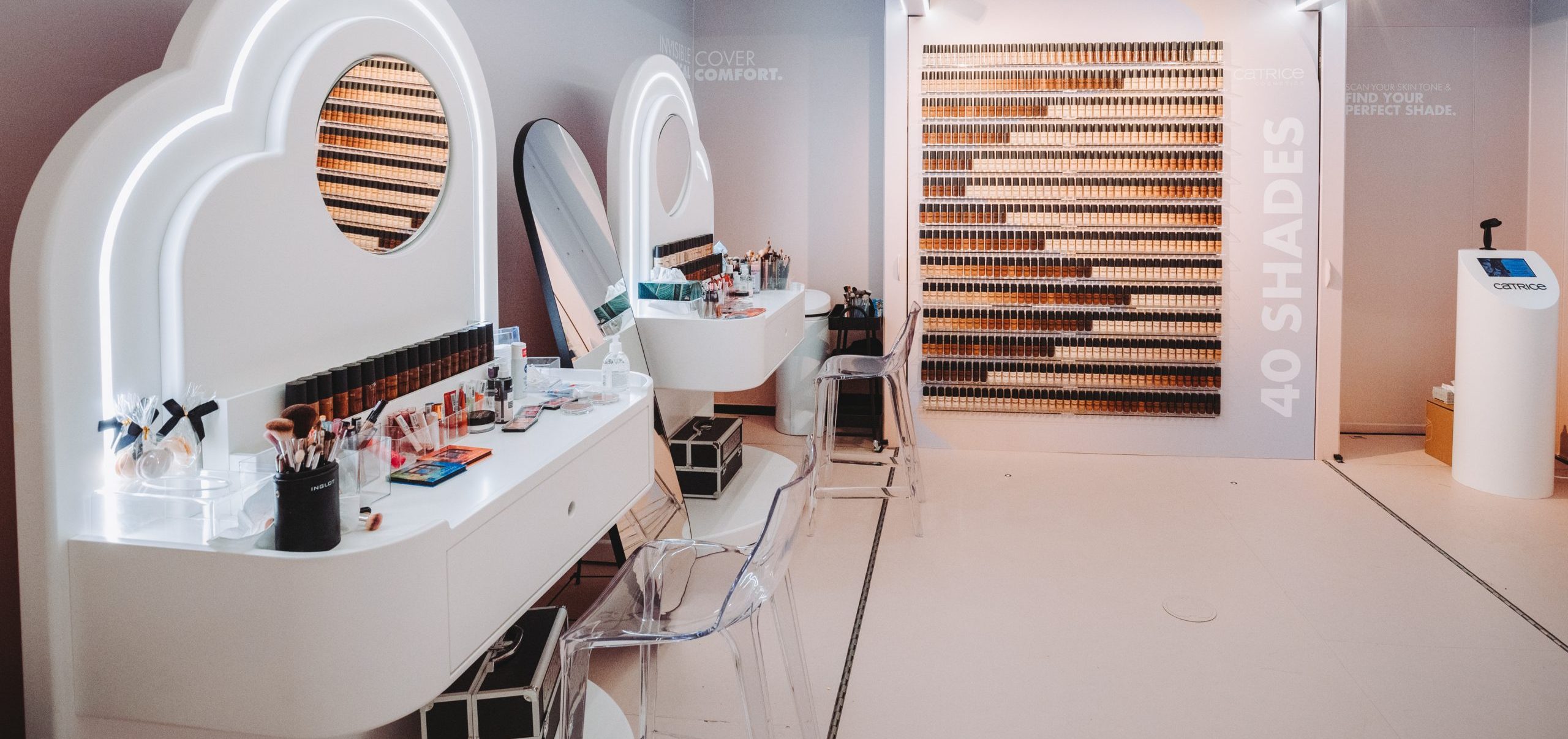 foto di Portanuova è tappa del tour europeo di CATRICE cosmetics 