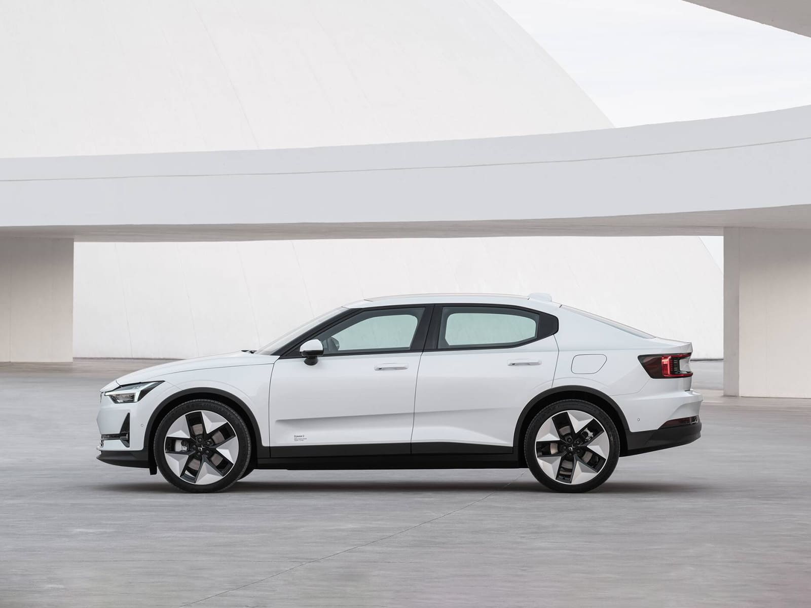 foto di Mettiti al volante di Polestar 2