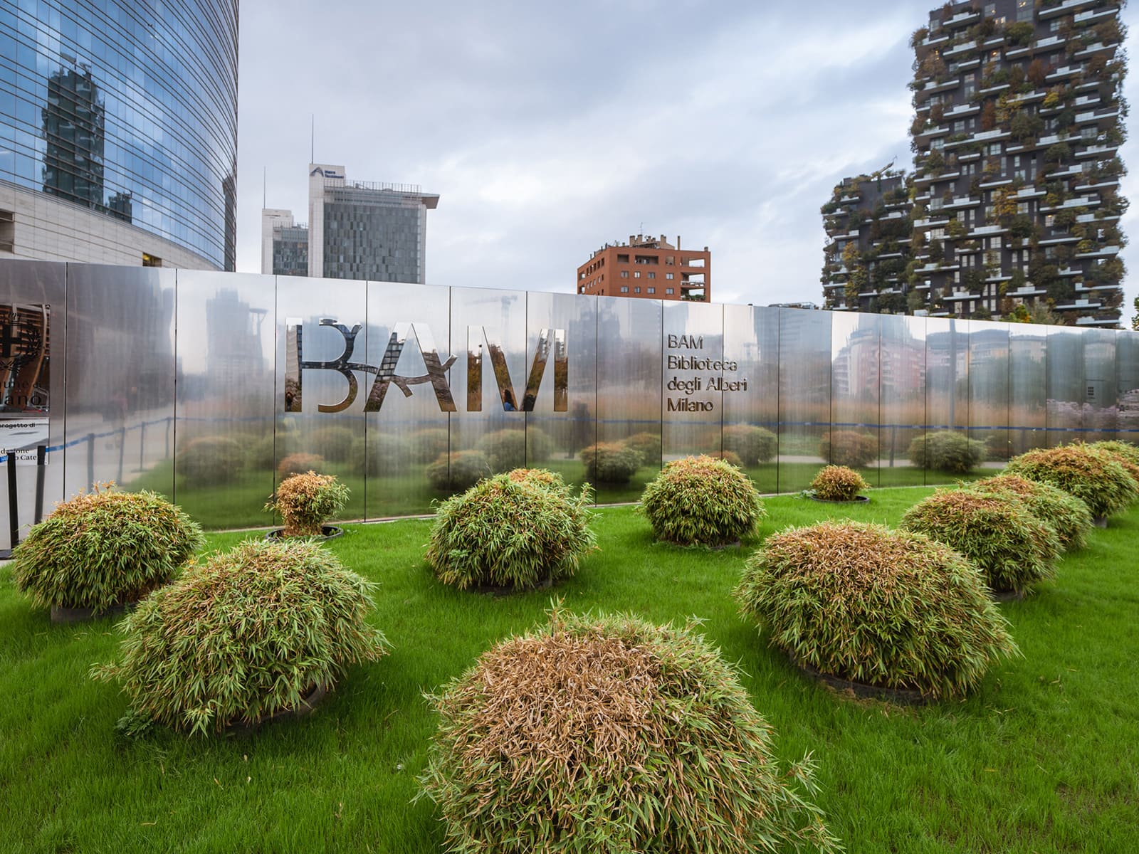 foto di Una nuova gradinata per unire la Stazione al parco Biblioteca degli Alberi